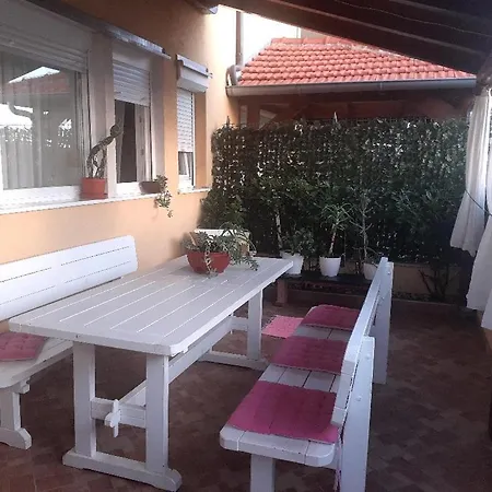 Apartment Ella Apartments Sibenik