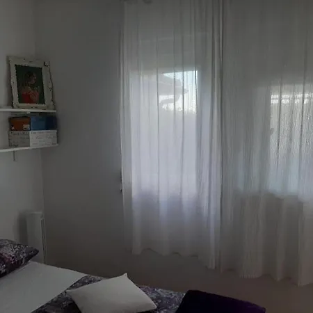 Ella Apartments Apartment